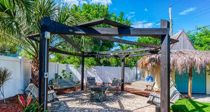 Private Heated Pool & Game Room & Steps from the Beach