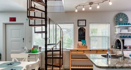 Private Heated Pool & Game Room & Steps from the Beach