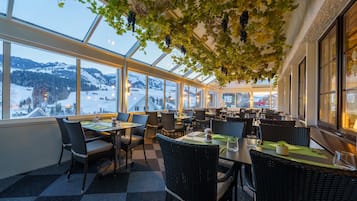 2 Restaurants, Mittagessen, Abendessen, italienische Küche