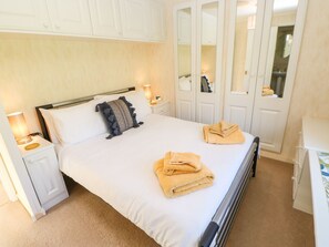 2 bedrooms, individually decorated, individually furnished, free WiFi