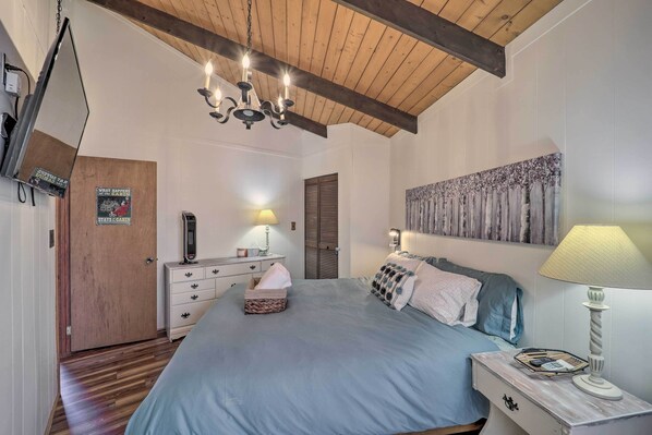 House (2 Bedrooms) | Interior - Hilltop Sanctuary ~ 1 Mi to Beech Mountain Slopes! (Banner Elk)