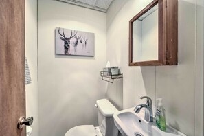 House (2 Bedrooms) | Interior - Hilltop Sanctuary ~ 1 Mi to Beech Mountain Slopes! (Banner Elk)