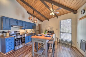 House (2 Bedrooms) | Interior - Hilltop Sanctuary ~ 1 Mi to Beech Mountain Slopes! (Banner Elk)