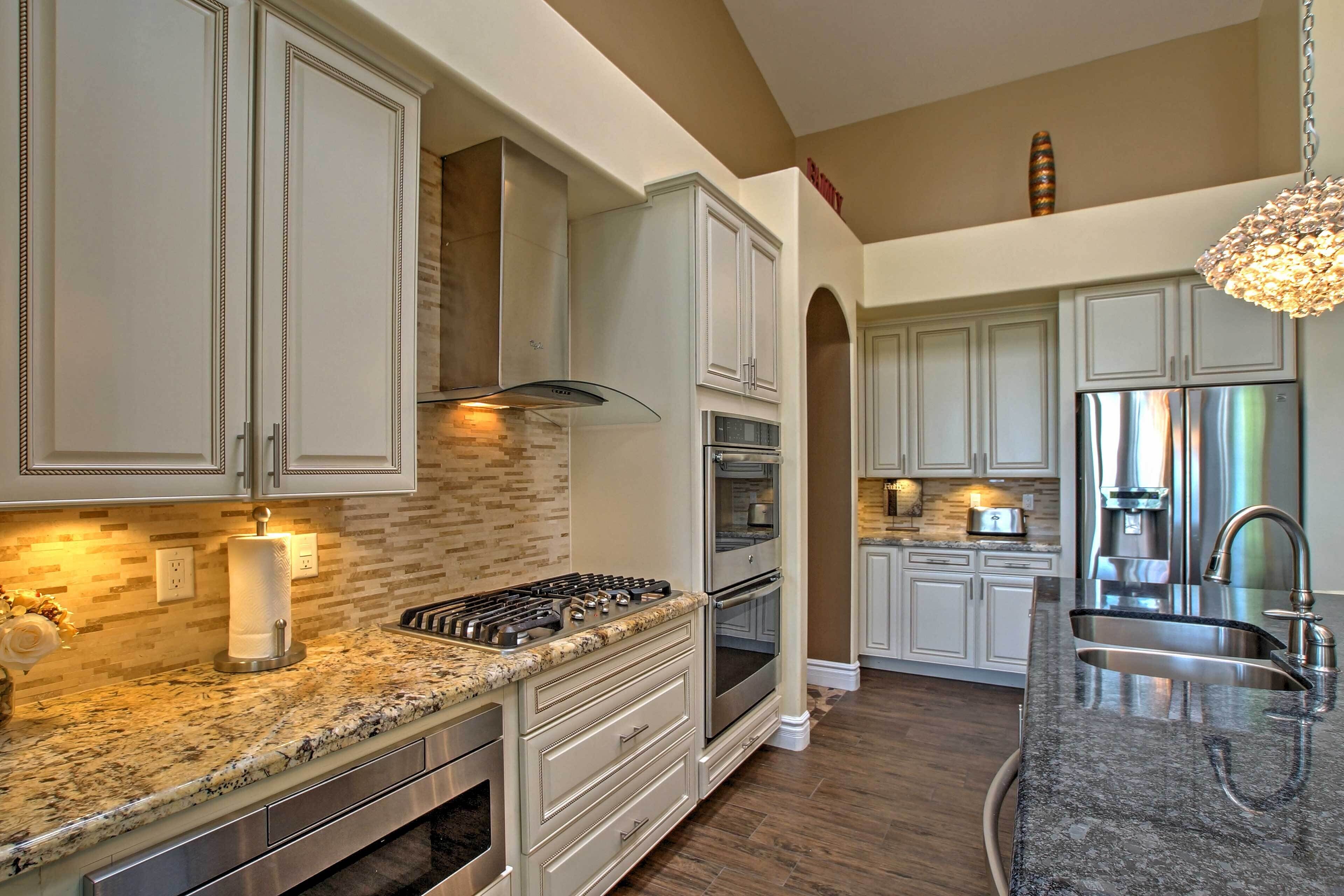 House (6 Bedrooms) | Interior