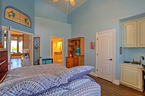 House (6 Bedrooms) | Interior