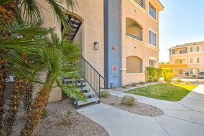 Apartment (2 Bedrooms) | Interior - Chic Resort-style Condo: Walk to Papago Park! (Phoenix)