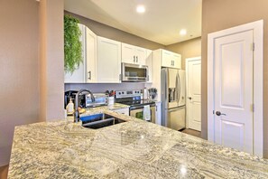 Apartment (2 Bedrooms) | Interior - Chic Resort-style Condo: Walk to Papago Park! (Phoenix)