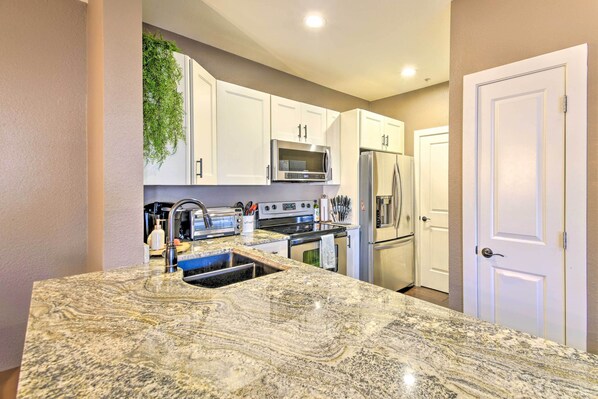 Apartment (2 Bedrooms) | Interior - Chic Resort-style Condo: Walk to Papago Park! (Phoenix)