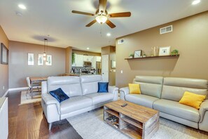 Apartment (2 Bedrooms) | Interior - Chic Resort-style Condo: Walk to Papago Park! (Phoenix)