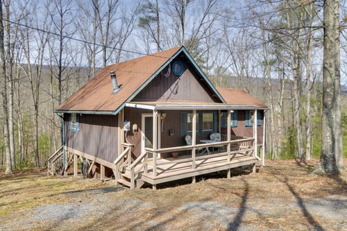 Mountain Retreat w/ Loft, Fire Pit, & Grill