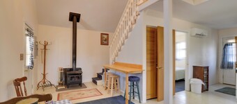 Mountain Retreat w/ Loft, Fire Pit, & Grill