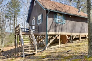 House (1 Bedroom) | Interior - Mountain Retreat w/ Loft, Fire Pit, & Grill (Delray)