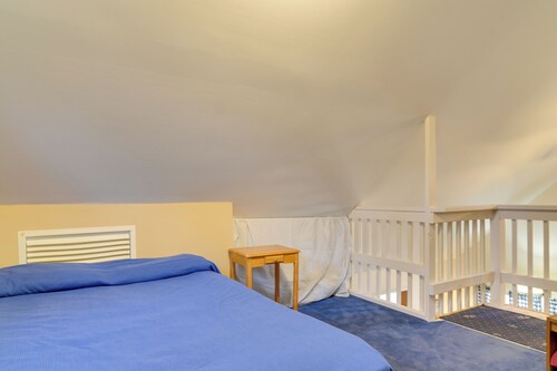 Mountain Retreat w/ Loft, Fire Pit, & Grill