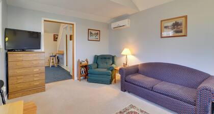 Mountain Retreat w/ Loft, Fire Pit, & Grill