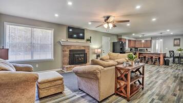 House (4 Bedrooms) | Interior