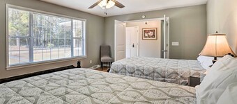 Moncks Corner Home w/ Yard Near Lake Moultrie