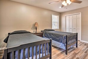 House (4 Bedrooms) | Interior - Moncks Corner Home w/ Yard Near Lake Moultrie (Moncks Corner)