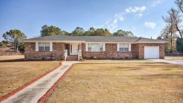 House (4 Bedrooms) | Front of property