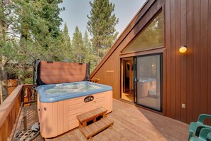 House (4 Bedrooms) | Interior - Hot Tub & Deck: Truckee Golf Course Home (Truckee)