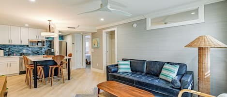 Apartment (2 Bedrooms) | Front of property