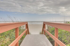 Interior - Oceanfront Cocoa Beach Condo w/ View: Walk to Pier (Cocoa Beach)