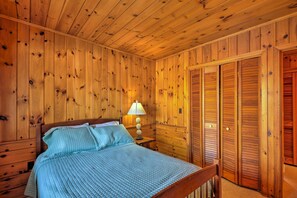 House (3 Bedrooms) | Interior - Biddeford Retreat w/ Deck, Grill & Ocean Views! (Biddeford)