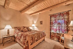 House (2 Bedrooms) | Interior - Eagle Nest Home w/ Hot Tub & Views - 5 Min to Lake (Cimarron)