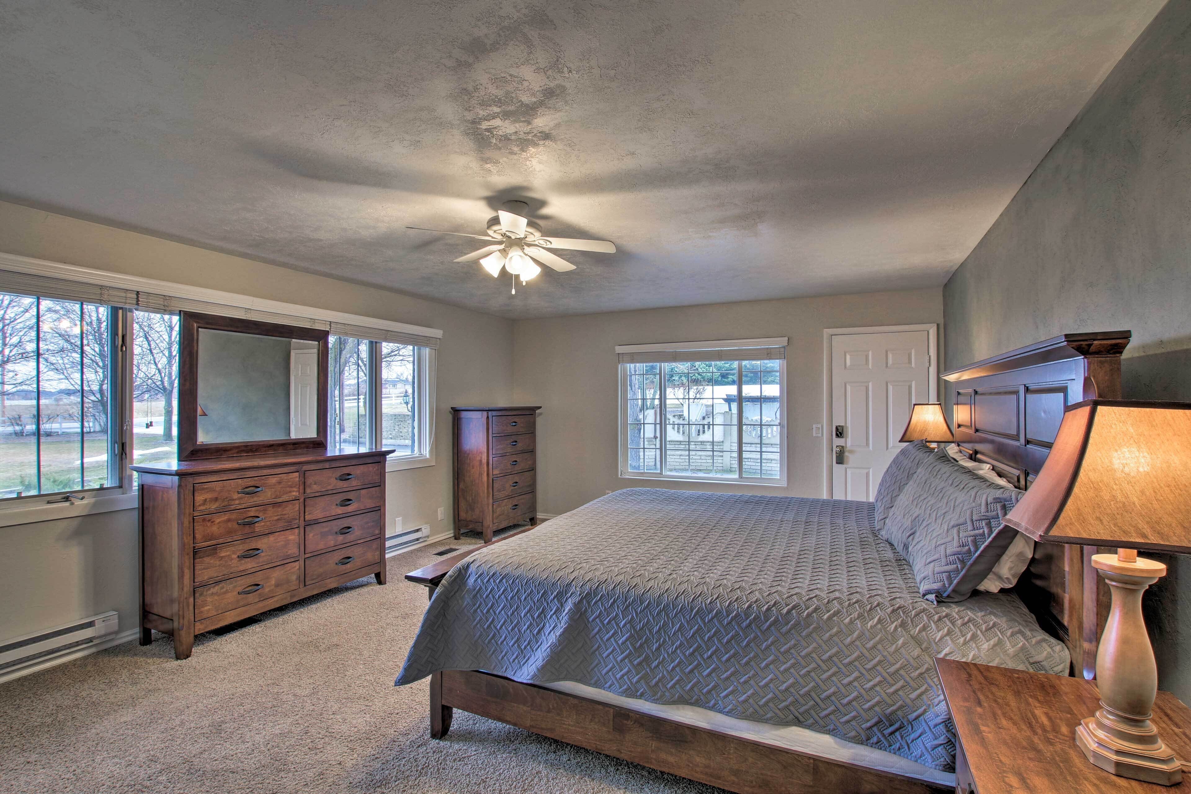 House (4 Bedrooms) | Interior