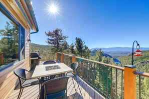 Terrace/patio - Conifer Haven: Hot Tub & Staunton State Park View (Conifer)