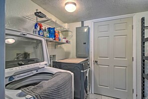 House (3 Bedrooms) | Interior - St. Petersburg Escape - 3 Miles to the Beach! (St. Petersburg)