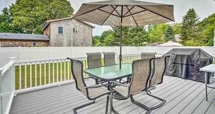 Narragansett Escape by Narrow River & Beaches