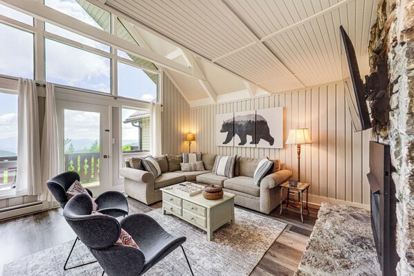 Apartment (2 Bedrooms) | Interior - 1 Mi to Beech Mtn Ski Resort: Home w/ Large Yard (Banner Elk)