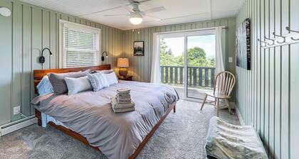 1 Mi to Beech Mtn Ski Resort: Home w/ Large Yard