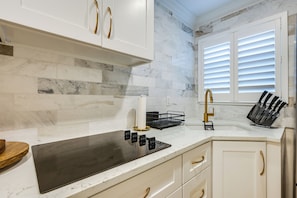 Apartment (0 Bedroom) | Interior - Naples Studio: 1 Block to Beach & Restaurants! (Naples)