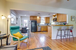 Interior - Cozy Jonestown Home < 1 Mile From Lake Travis! (Leander)