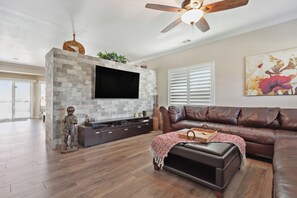 House (3 Bedrooms) | Interior - Luxury Desert Hot Springs Home On Golf Course (Desert Hot Springs)