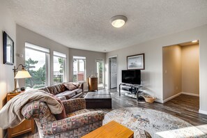 Interior - Oceanside Beach Home w/ 180-degree Views! (Tillamook)