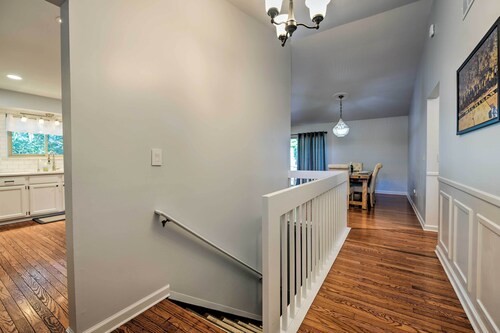 < 2 Mi to the Big House: Family-friendly Home!