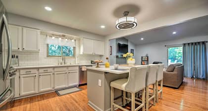 < 2 Mi to the Big House: Family-friendly Home!