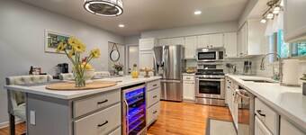 Open Concept Ann Arbor Home < 2 Miles to U of M!