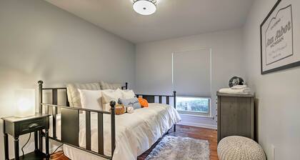 < 2 Mi to the Big House: Family-friendly Home!