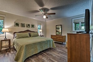 House (3 Bedrooms) | Interior - Hot Springs Village Home, Walk to Lake & Golf (Hot Springs Village)