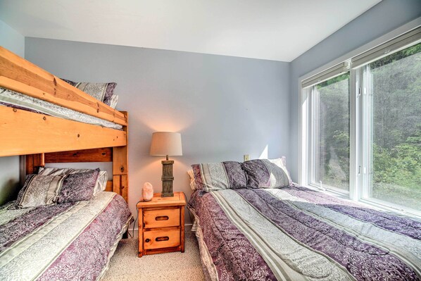 Apartment (2 Bedrooms) | Interior - Cozy Condo w/ Patio, Walk to Burke Mountain! (East Burke)
