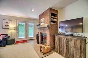 Apartment (2 Bedrooms) | Interior - Cozy Condo w/ Patio, Walk to Burke Mountain! (East Burke)