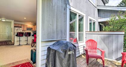 Cozy Condo w/ Patio, Walk to Burke Mountain!