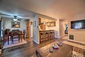 Interior - Mammoth Lakes Condo, Walk to Shuttle + Village (Mammoth Lakes)