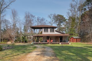 House (2 Bedrooms) | Front of property - Dock & Bay Access! Cabin on St. Jeromes Creek (Ridge)