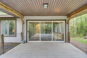 House (2 Bedrooms) | Interior - Dock & Bay Access! Cabin on St. Jeromes Creek (Ridge)