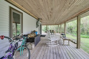 House (2 Bedrooms) | Interior - Waterfront Ridge Retreat Cabin on St Jeromes Creek (Ridge)