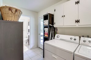 House (2 Bedrooms) | Interior - Waterfront Ridge Retreat Cabin on St Jeromes Creek (Ridge)